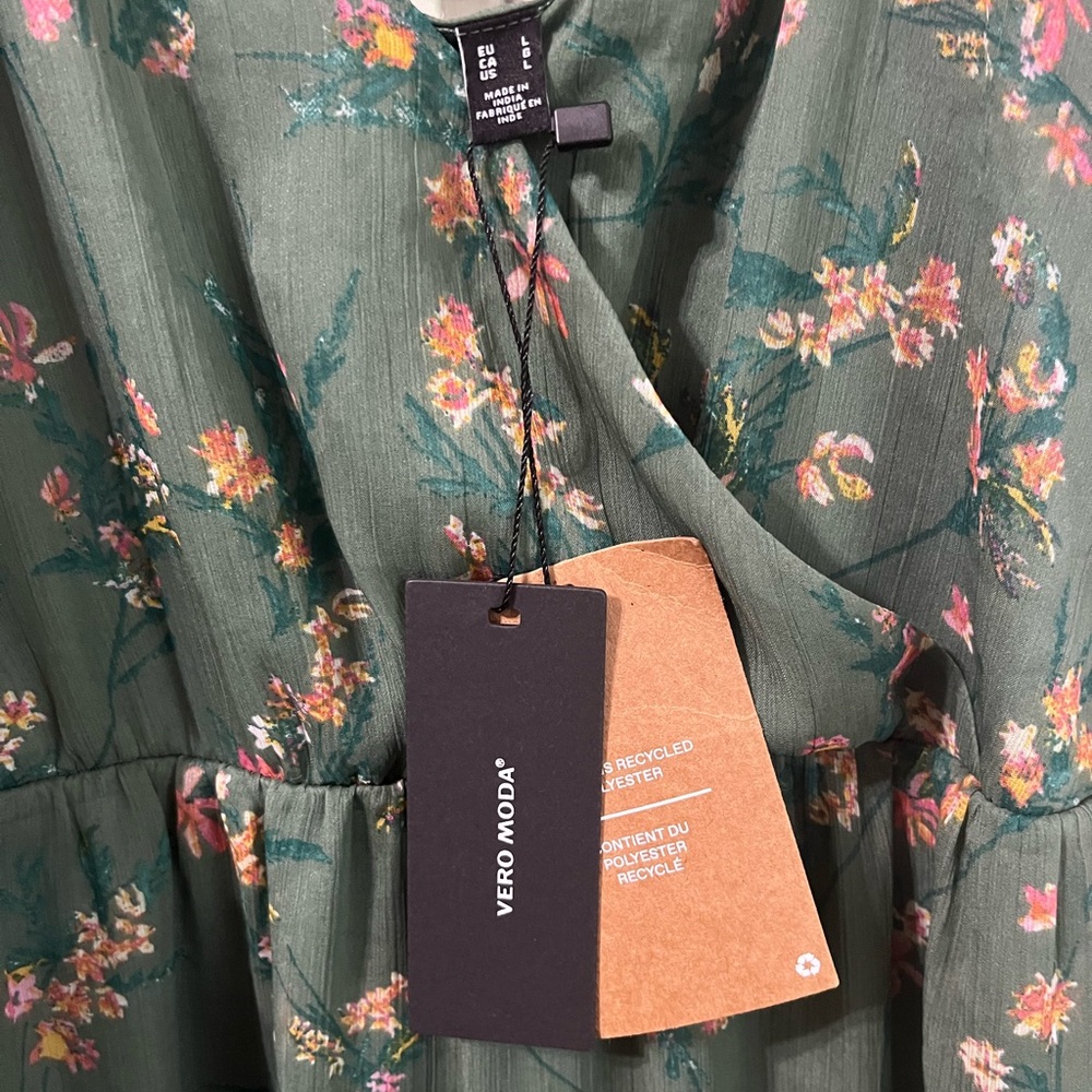 Vero Moda Green Floral Dress - Picture 2 of 5